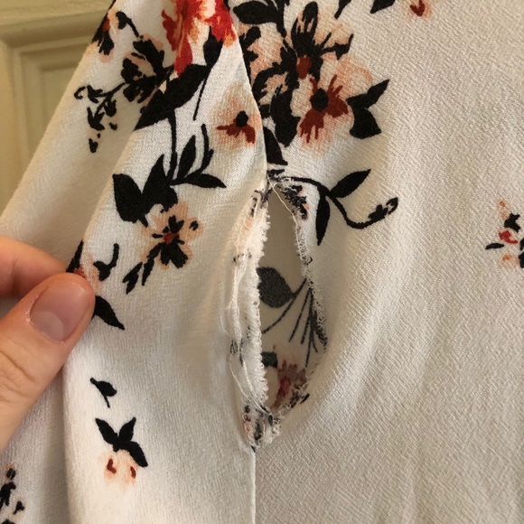 Kendall & Kylie White Floral Deep V-Neck Romper - Picture 8 of 11